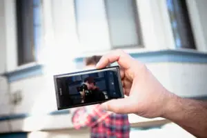 STUDIU: Ce ştiu românii să facă cu un smartphone