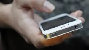 30% dintre utilizatori îşi stochează parolele pe smartphone