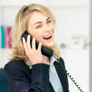 UPC oferă clienţilor sute de minute către reţelele naţionale şi internaţionale