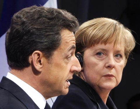 Nicolas Sarkozy şi Angela Merkel se opun creării de euroobligaţiuni