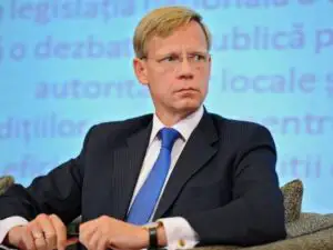 Şeful Raiffeisen: Doar 3-4 bănci universale vor mai avea loc pe piaţă în 10-20 de ani