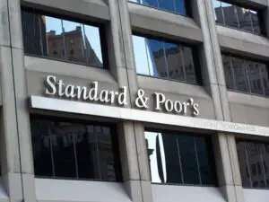 Avertisment dur S&P: ratingurile a cinci țări europene pot fi coborâte