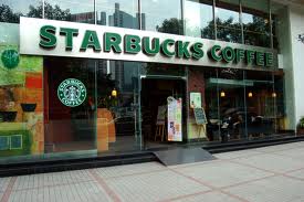 Starbucks interzice fumatul pe o rază de opt metri de cafenelele sale