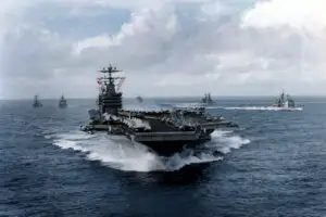 Americanii eliberează 13 iranieni capturaţi de piraţi somalezi. Presa de la Teheran, aproape mută