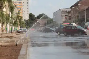 PRIMA stradă din România care se spală singură