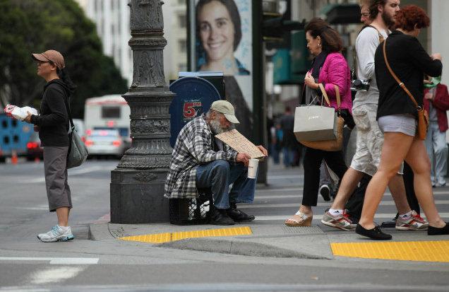 RECORD: 1 din 15 americani trăieşte în sărăcie absolută