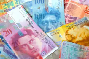 Recomandare: păstrați creditul în franci elvețieni