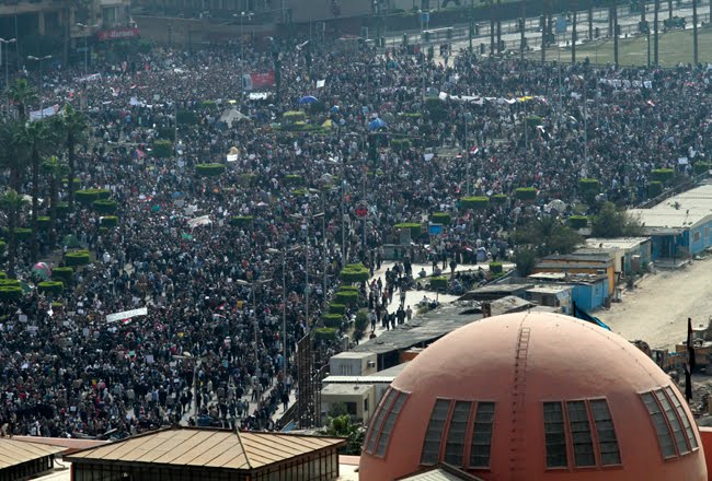 Egipt: Prima zi fără Mubarak. Euforie în piaţa Tahrir