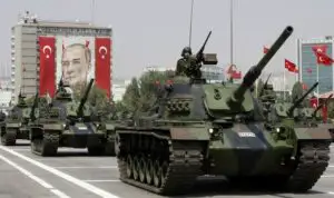 RĂZBOI.Turcia trimite tancuri la graniţa cu Siria