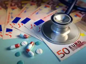 Câţi bani aduce taxa clawback la Sănătate