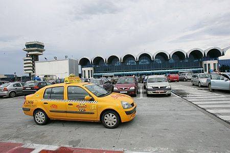 În sfârșit! Taxiurile la comandă au acces la aeroportul Otopeni