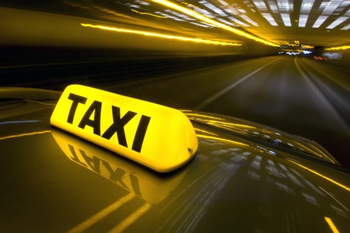 Se poate şi în România: Maşinile de taxi pot fi comandate prin smartphone