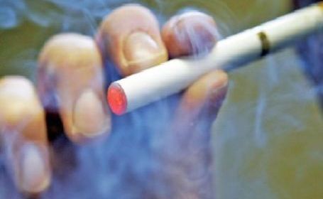 Ţigara electronică ar urma să fie aprobată ca medicament în Marea Britanie