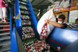 Autoritatea Vămilor, sponsorizată cu câini și mașini în lupta împotriva contrabandei