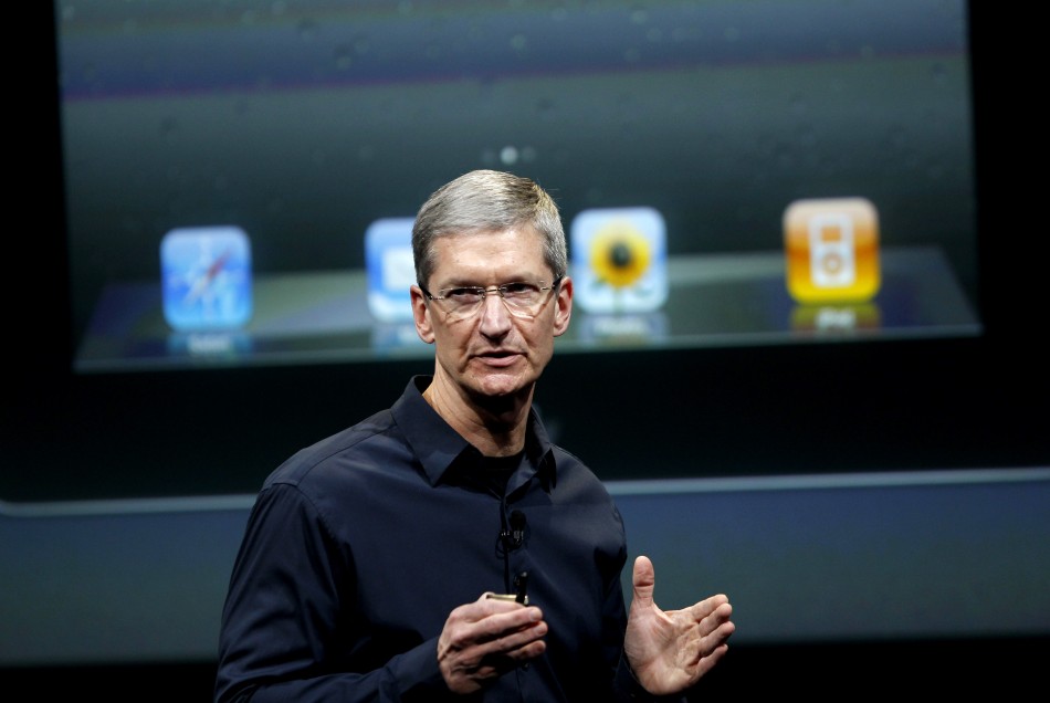 De ce a fost atât de timorat Tim Cook pe scena Apple. Steve Jobs decedase înainte de lansarea iPhone 4S
