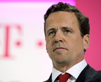 CEO-ul T-Mobile SUA părăseşte compania pentru Vodafone Europa