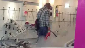Cum se comportă un client nemulţumit al unui operator din Marea Britanie