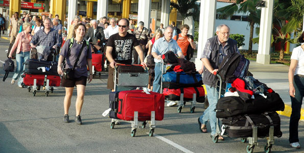 Cu 4,4% mai mulţi turişti la nivel mondial în 2011