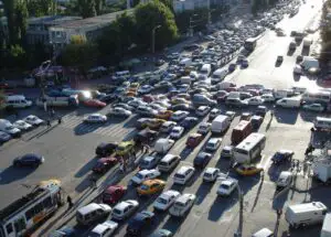 Parcul auto al României a crescut cu 172%, din 1989 până în 2013