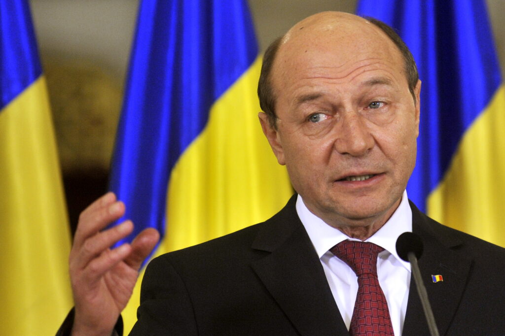 Preşedintele Traian Băsescu a părăsit sala de plen a Parlamentului