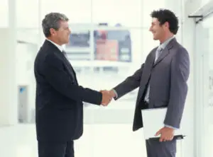 Urmează să se încheie trei tranzacţii imobiliare în valoare de 200 mil. euro. Investitorii ies din letargie