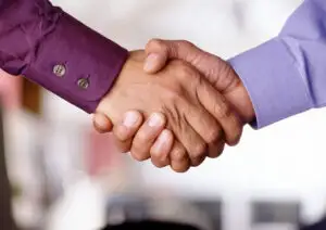 VREMEA RĂZBUNĂRII: Au vândut afacerile când economia s-a prăbuşit, iar acum le răscumpără
