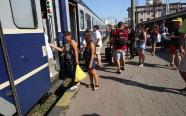 CFR Călători oferă reduceri între 10 şi 25% la cumpărarea cu anticipaţie a biletelor de tren