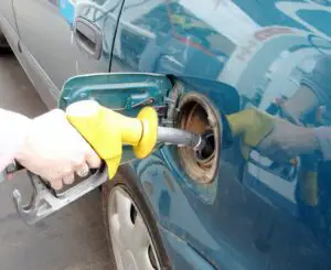 OMV Petrom IEFTINEȘTE carburanții la miezul nopţii
