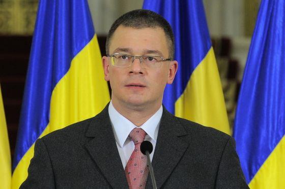 Fostul premier Mihai-Răzvan Ungureanu a lansat Iniţiativa Civică de Centru Dreapta