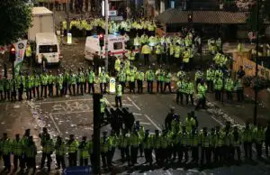 Violenţe în Marea Britanie: Comitet de criză condus de premierul David Cameron întors de urgenţă din vacanţă