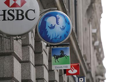 Marea Britanie majorează taxa pe bănci