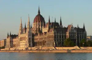 FMI cere „dovezi tangibile” ale bunăvoinţei Ungariei de a-şi rezolva problemele politice