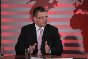 Șeful SIE: Speculatorii au atacat leul şi alte monede