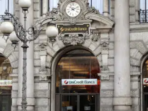 Fondul de investiţii din Adu Dhabi vrea să-şi majoreze participaţia la UniCredit până la 6,5%