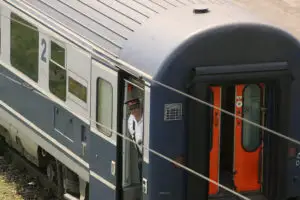 Cum să-ți iei bilete de tren mai ieftine cu 15% de la CFR