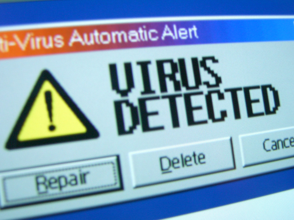 Un nou virus infiltrat în reţeaua de calculatoare a Iranului