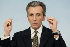 Italia nu intenţionează să ceară ajutor financiar de la BCE