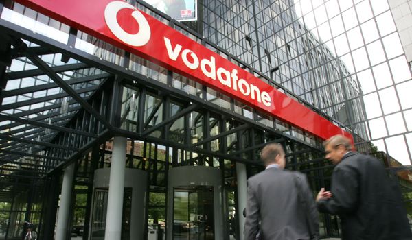 Vodafone licitează pentru achiziţionarea reţelei Metroweb din Italia