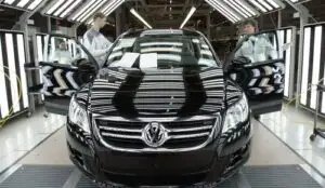 Volkswagen va investi un miliard de euro în Slovacia
