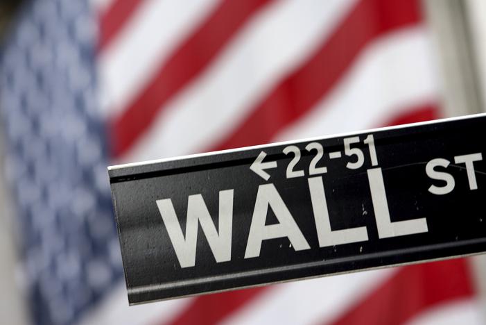 Criza i-a lovit, dar au căzut tot în picioare: Ce bonusuri au angajaţii marilor bănci de pe Wall Street