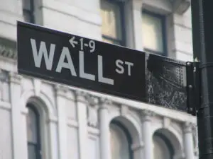 De ce Wall Street nu pare să se îngrijoreze de default?