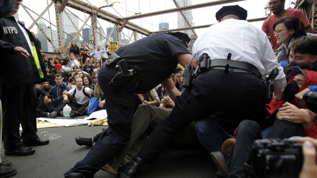 Ipoteză șocantă: Protestatarii de pe Wall Street sunt plătiți. VEZI video