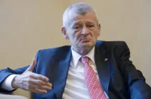 Bucureştenii vor plăti taxe şi impozite majorate cu 16% de la 1 ianuarie 2013