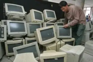 Facebook vrea să scoată pe piaţă calculatoare biodegradabile