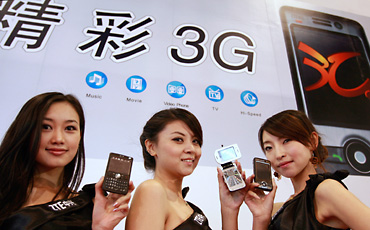 Chinezii de la ZTE şi Huawei „mănâncă” din cota de piaţă a Nokia