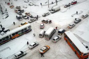 De ce nu e bine să foloseşti anvelope de iarnă la mâna a doua