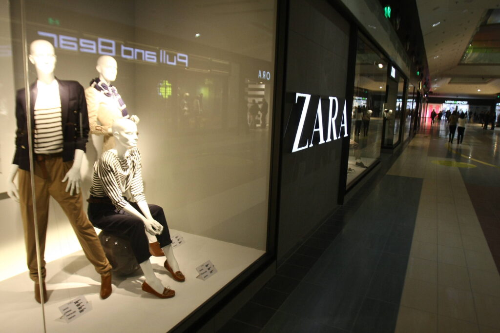 Proprietarul Zara sfidează criza: creştere de 5% a vânzărilor, în primele 9 luni