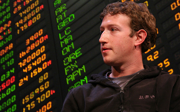 DEZASTRU: Acţiunile Facebook au pierdut jumătate din valoare în trei luni